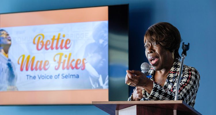 Civil rights advocate Bettie Mae Fikes speaks to the audience in the Student Center